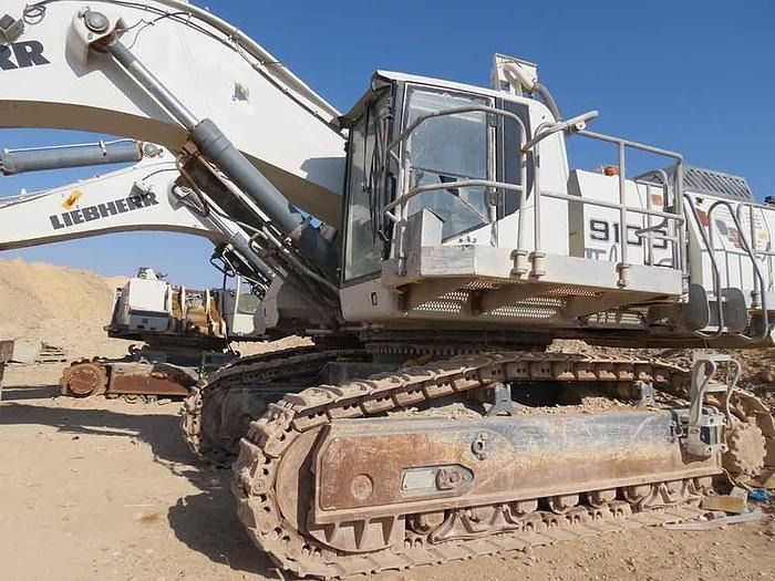 2016 Liebherr R9100 crawler excavator, side view