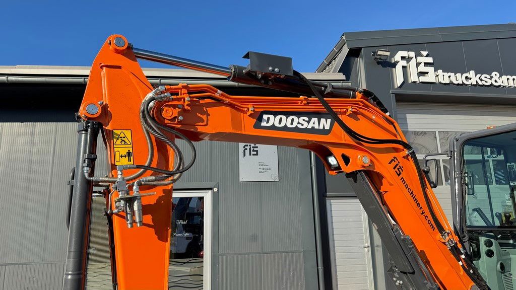 2022 Doosan DX50Z-7 mini excavator boom detail