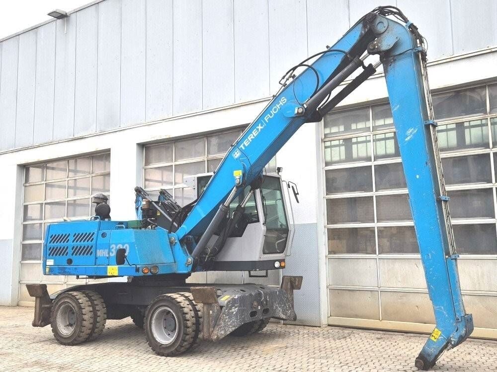 Profil latéral du manipulateur de matériaux Fuchs MHL320D de 2016