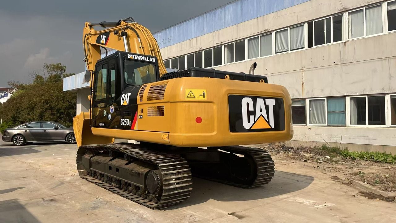 2023 Caterpillar 325D2L crawler excavator, rear three-quarter view
