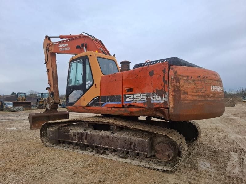 2005 Doosan SOLAR 255LC-V crawler excavator, rear three-quarter view