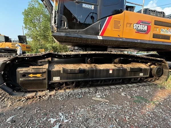 2022 Sany SY365H crawler excavator side view of tracks