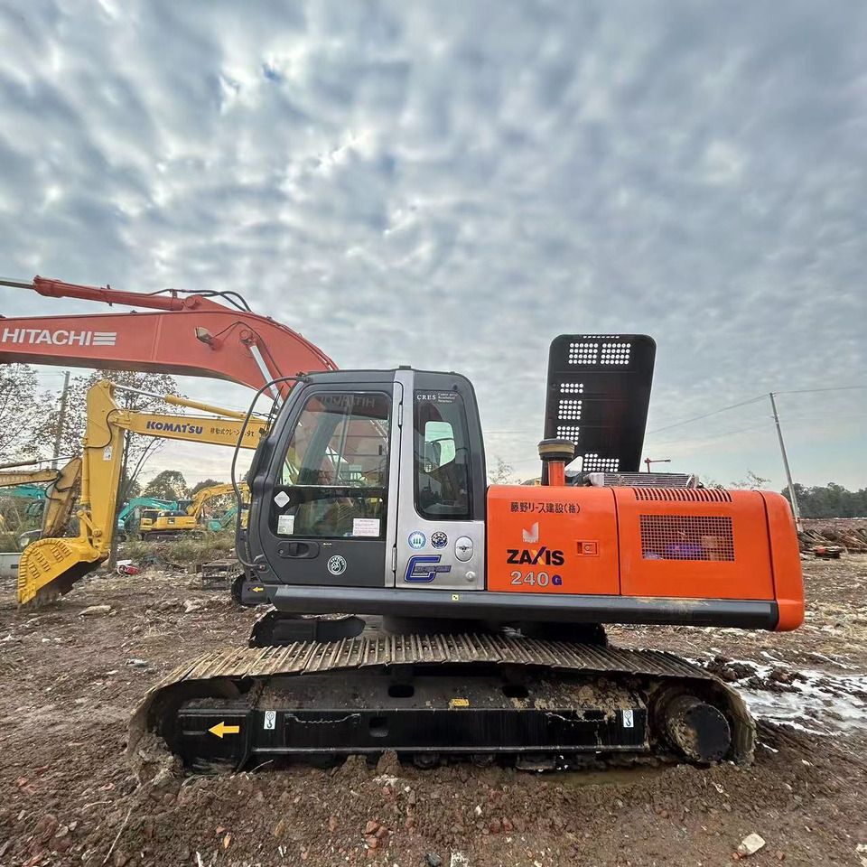 Hitachi Zaxis 240G crawler excavator side view Hitachi Zaxis 240G crawler excavator side view