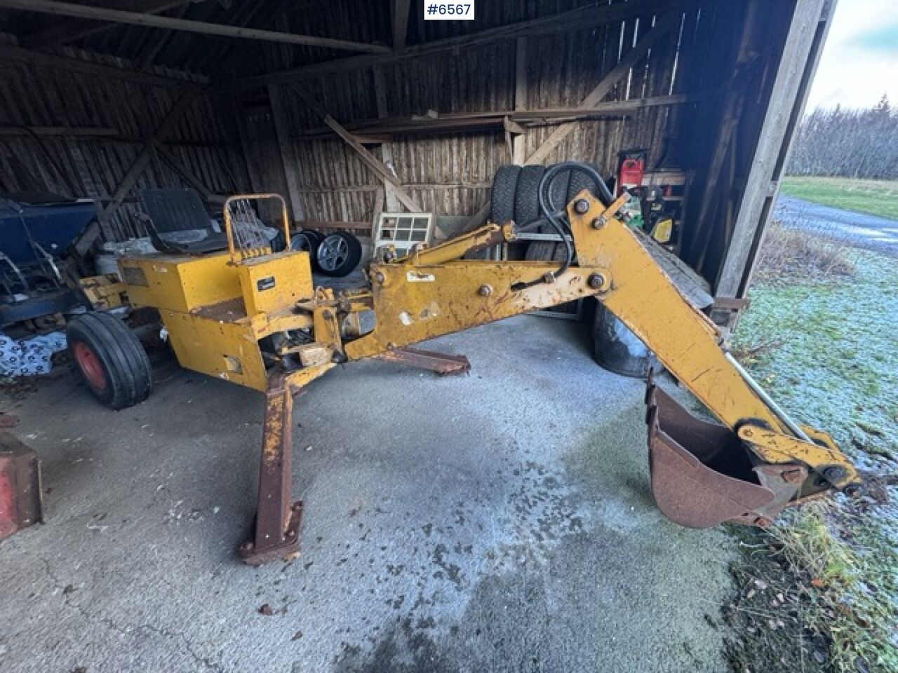 Minigigant GS 210 mini excavator, side view Minigigant GS 210 mini excavator, side view