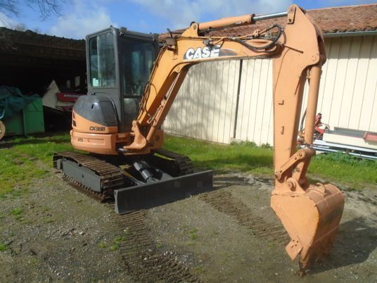 2010 CASE CX36B mini excavator, side view