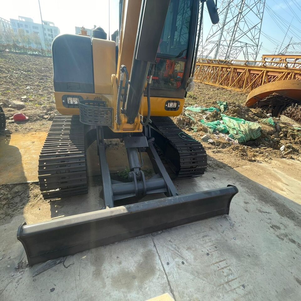2024 XCMG XE60DA mini excavator front view