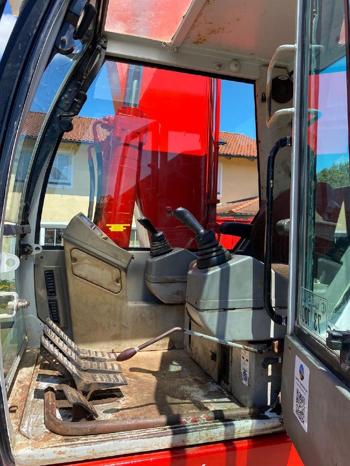 1999 O&K RH8 crawler excavator interior cab view