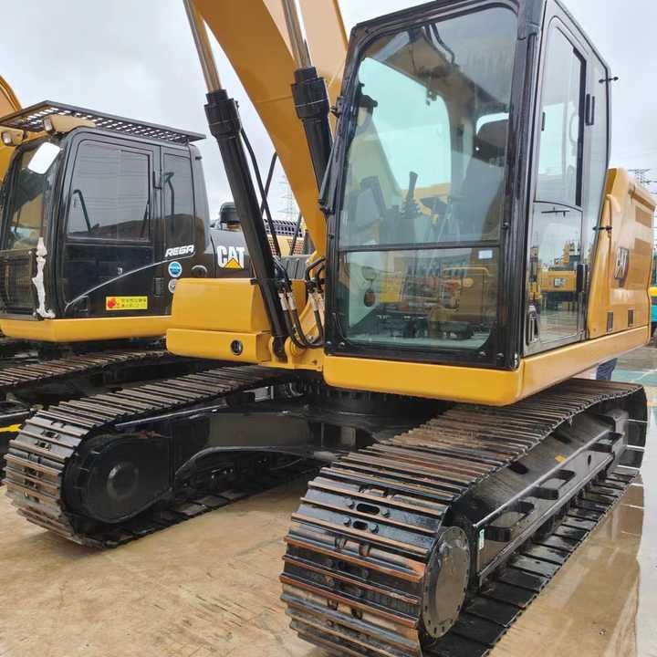 Caterpillar 320GC crawler excavator, front three-quarter view Caterpillar 320GC crawler excavator, front three-quarter view