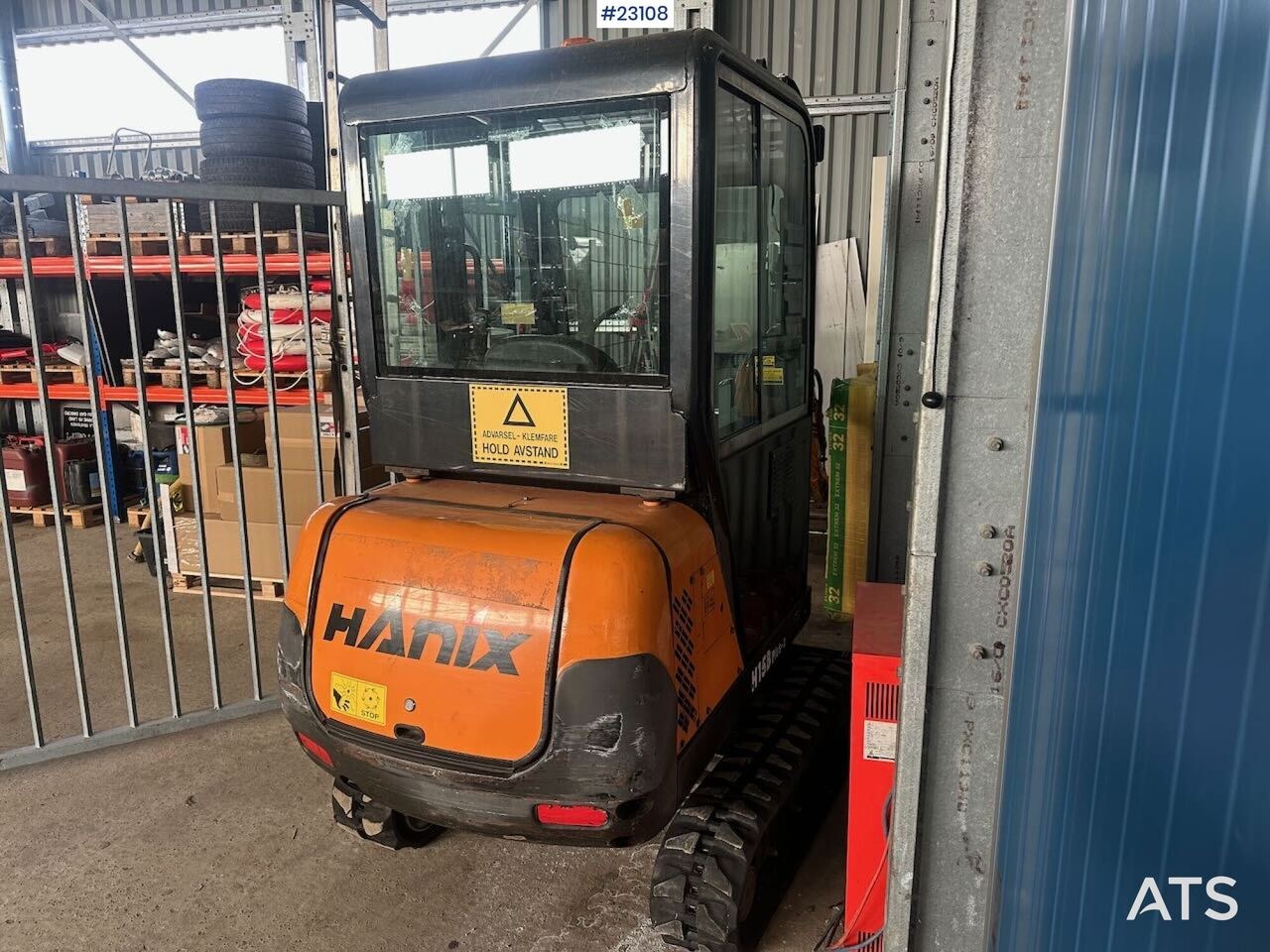 2011 Hanix H15B mini excavator rear view 2011 Hanix H15B mini excavator rear view