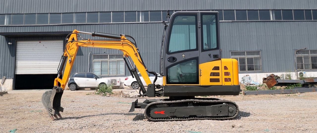 2025 Kubota MB 35-VKSH mini excavator, side view