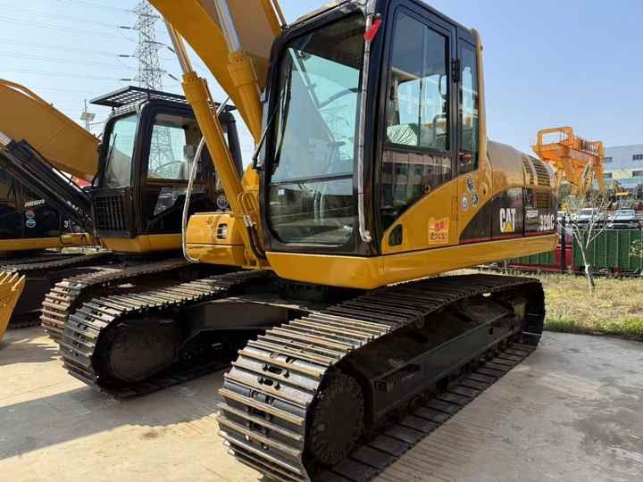 2026 Caterpillar 320C crawler excavator, front three-quarter view