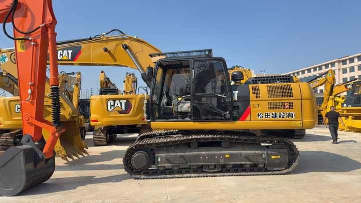 2022 Caterpillar 330D2L حفارة زاحفة