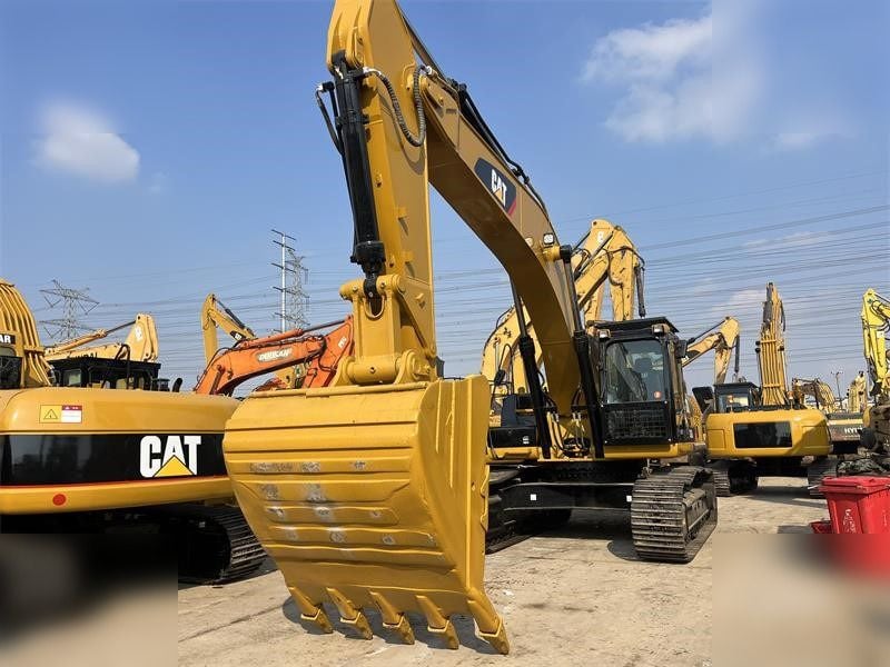 2019 Caterpillar 336D2 crawler excavator, front view of bucket and boom