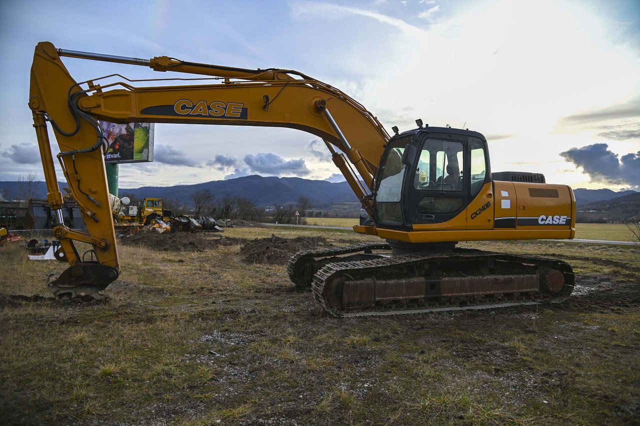 2007 CASE CX240B crawler excavator, side profile view
