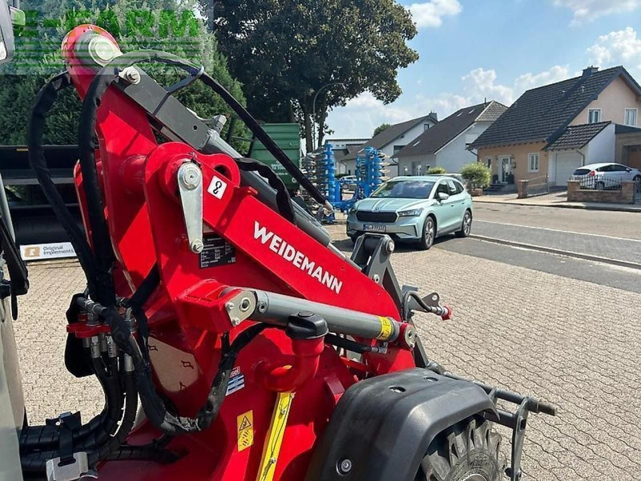 2022 Weidemann 1390 loader arm detail
