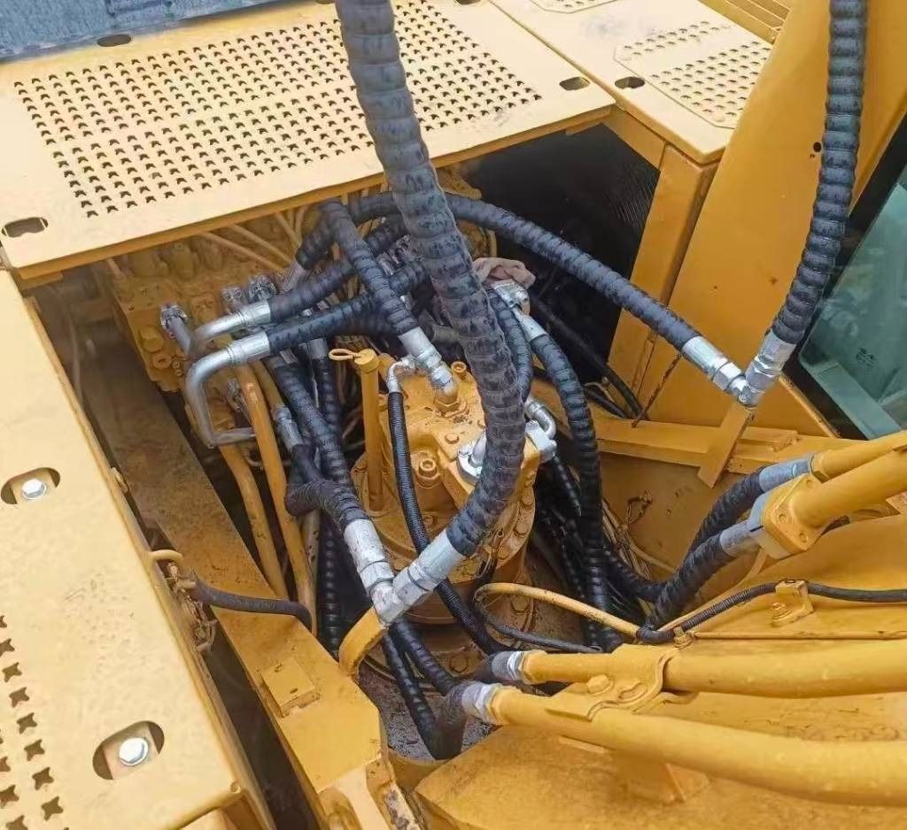 2021 Caterpillar 325C crawler excavator hydraulic compartment view