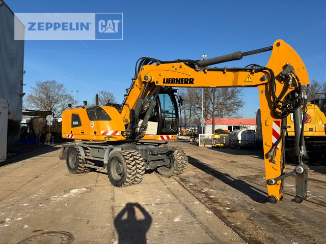 2019 Liebherr A920LI wheel excavator, side profile view