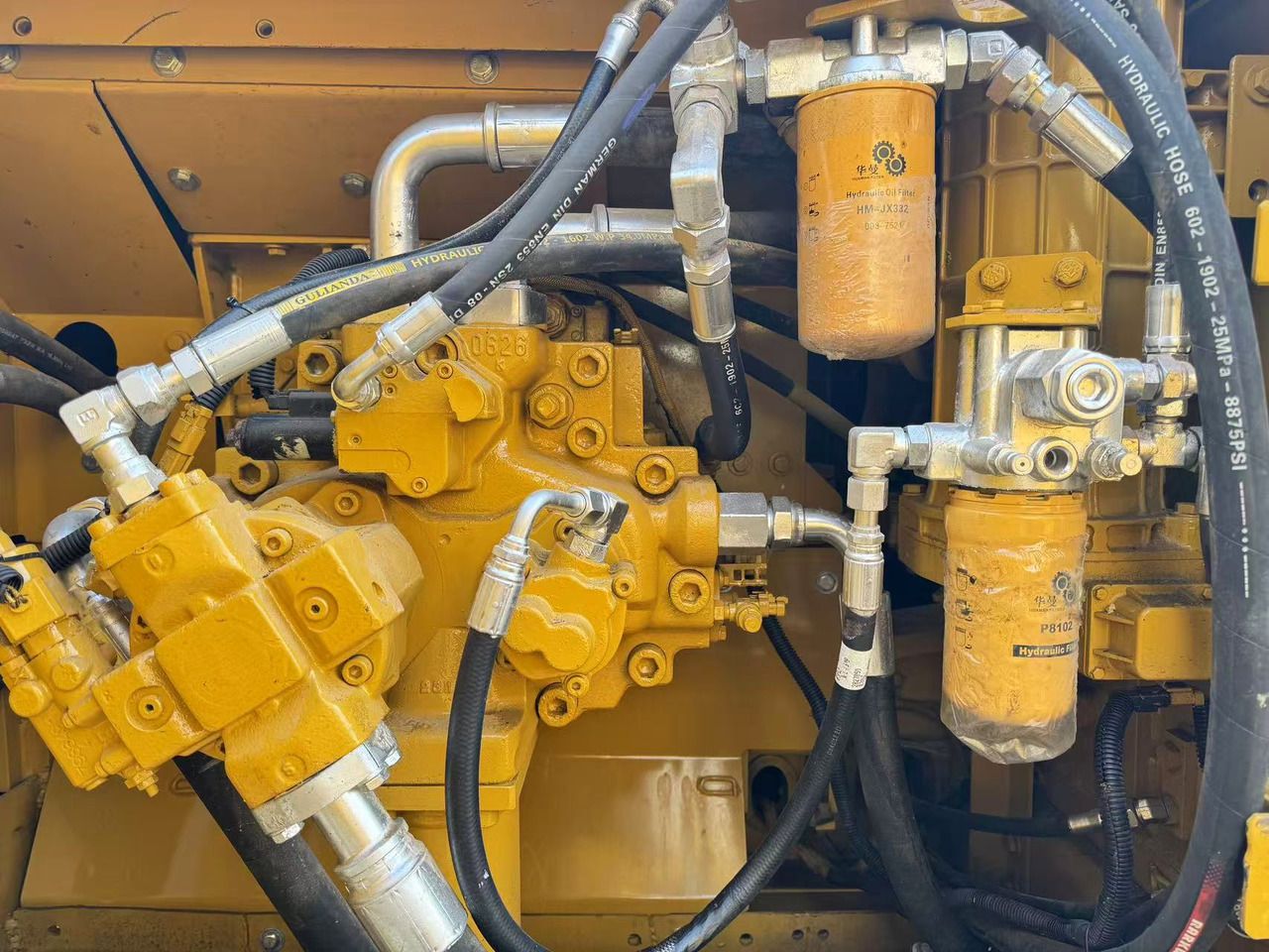 2023 Caterpillar 340D crawler excavator hydraulic system detail