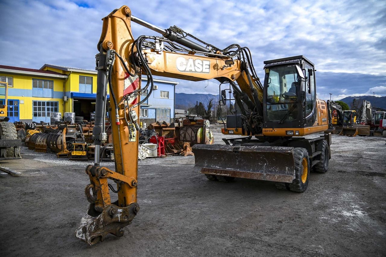 2017 CASE WX148 wheel excavator, front three-quarter view