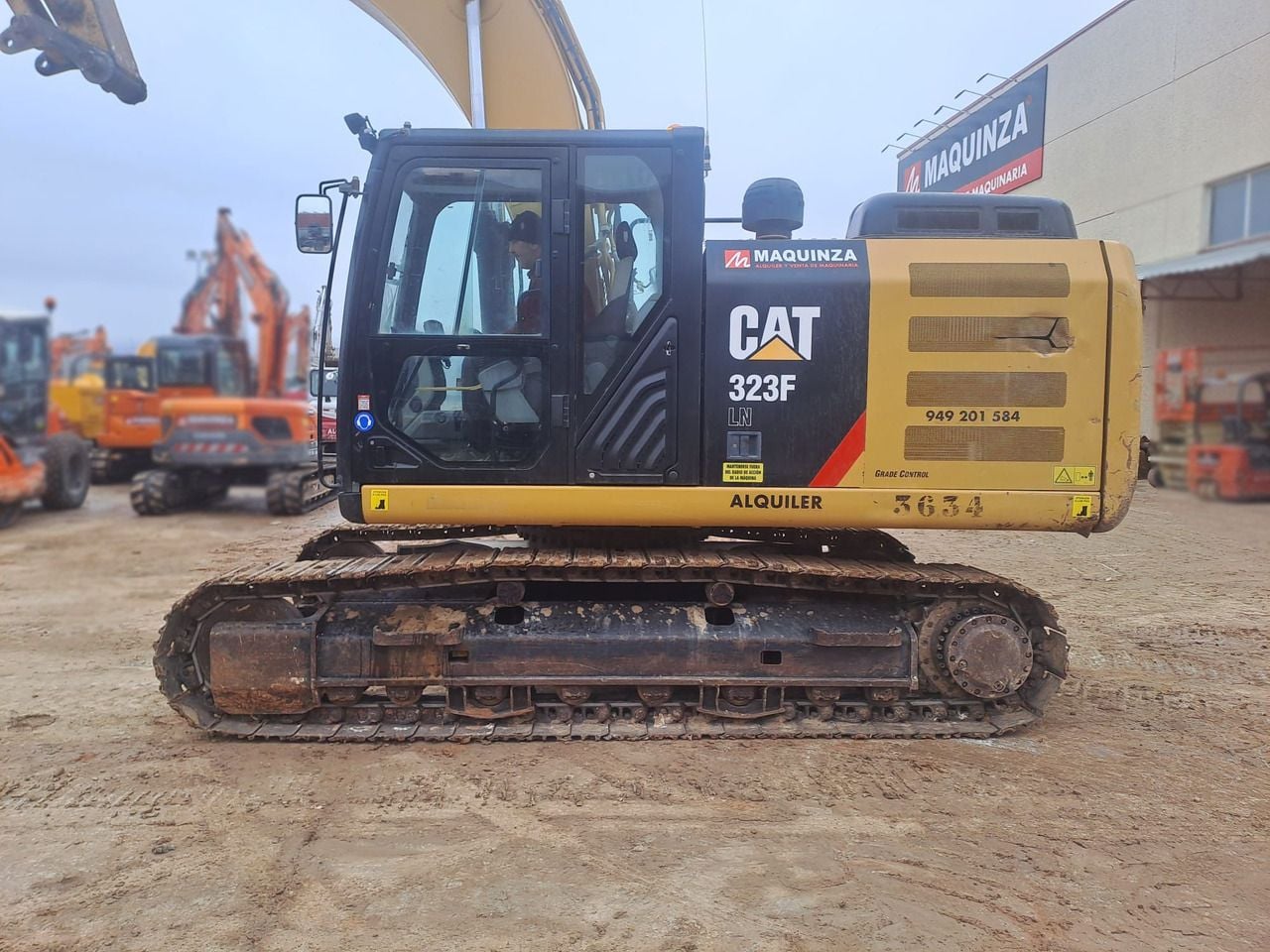 2018 Caterpillar 323F LN crawler excavator side view