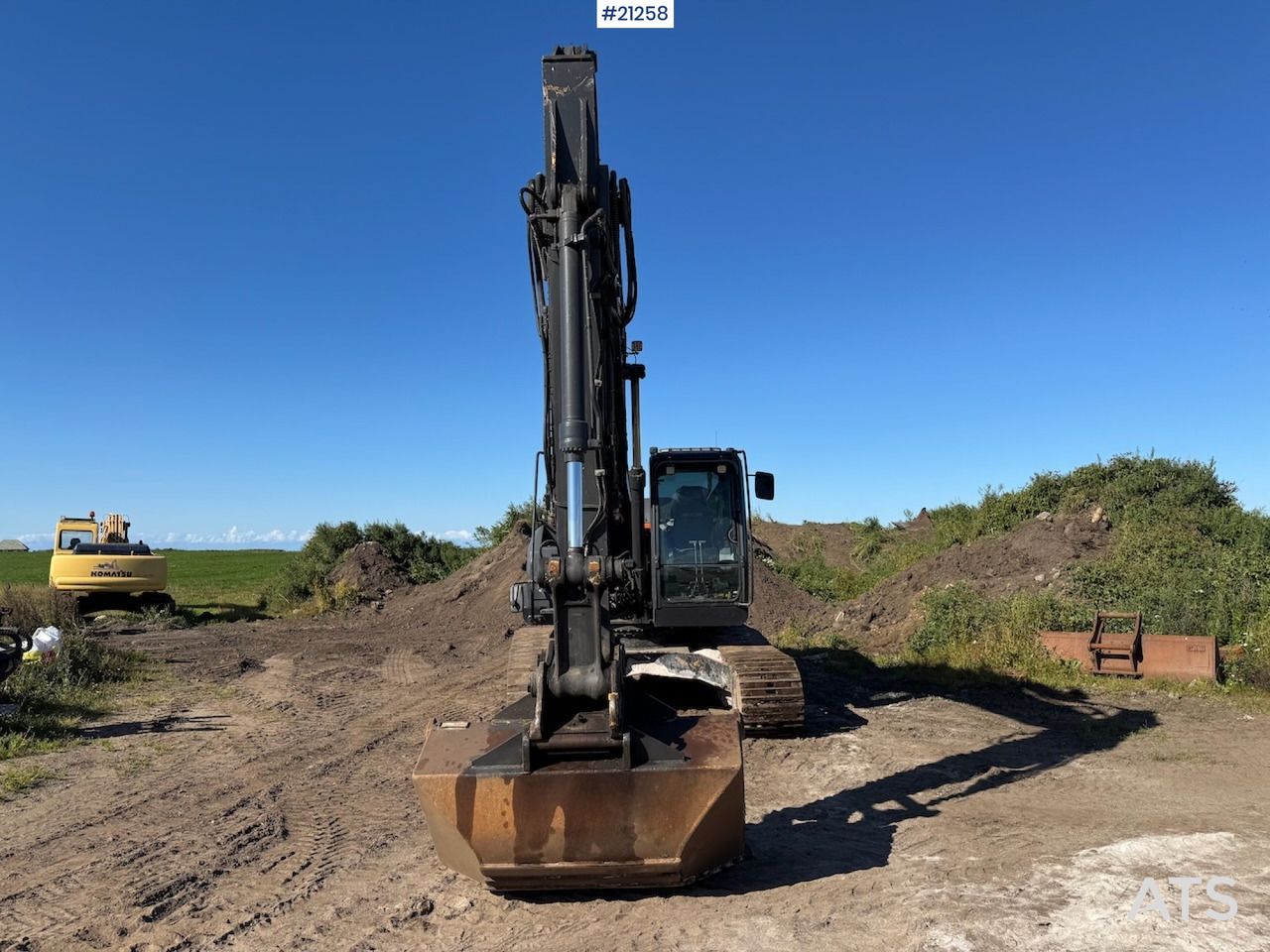 2018 Hitachi ZX190 LC-6 excavator, front view 2018 Hitachi ZX190 LC-6 excavator, front view
