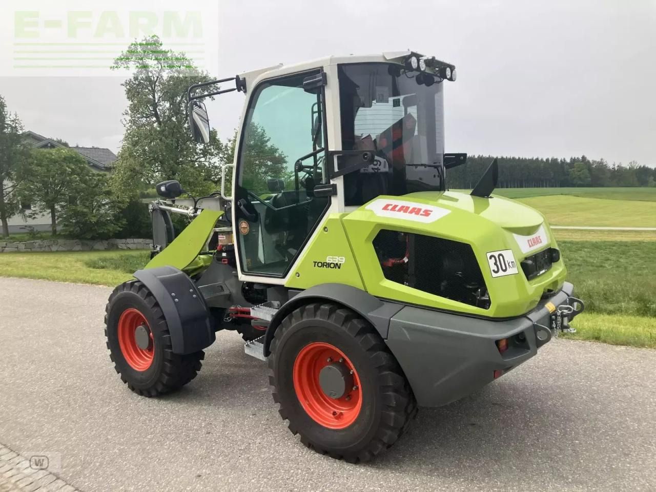 2022 Claas TORION 639 wheel loader, front three-quarter view 2022 Claas TORION 639 wheel loader, front three-quarter view