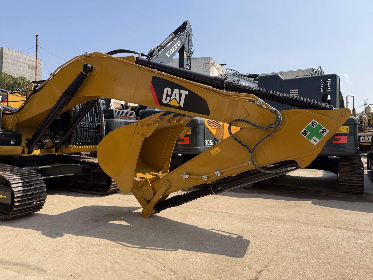 2024 Caterpillar 329D crawler excavator, rear three-quarter view 2024 Caterpillar 329D crawler excavator, rear three-quarter view