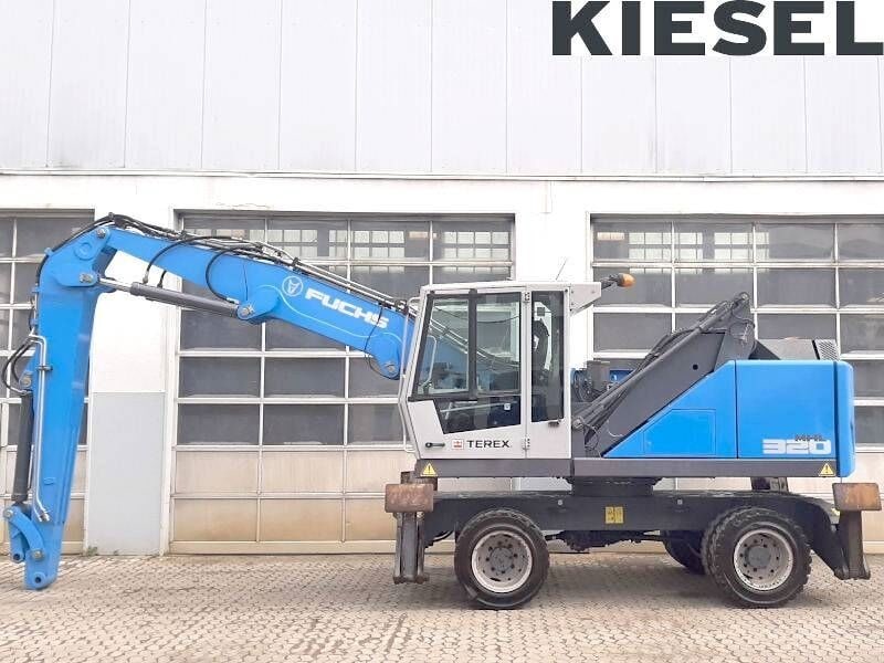 2016 Fuchs MHL320F material handler, side view