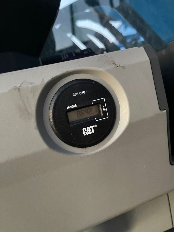 2018 Caterpillar 352F crawler excavator hour meter