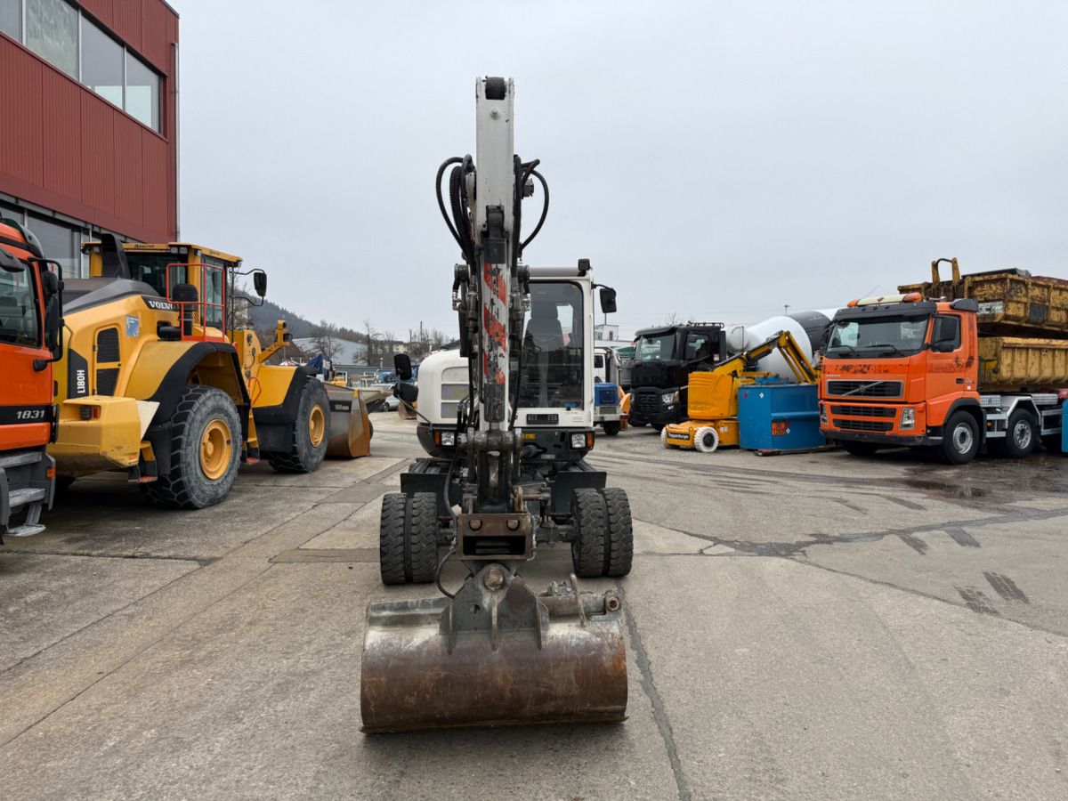 2013 Wacker Neuson 6503-2 wheel excavator, front view
