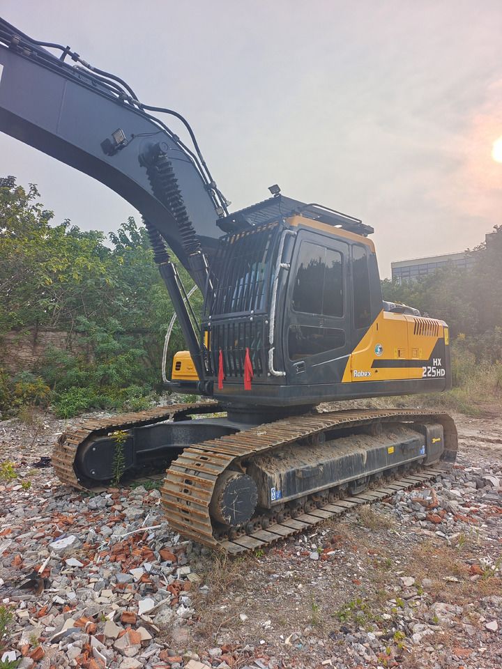 2024 Hyundai HX225HD crawler excavator side view