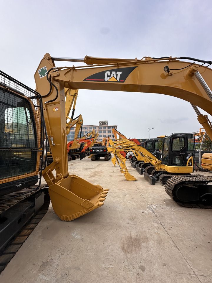 2024 Caterpillar 320CL гусеничний екскаватор, боковий профіль