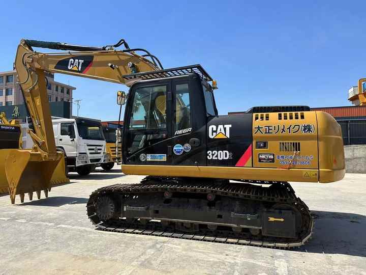 2021 Caterpillar 320D2 crawler excavator side view