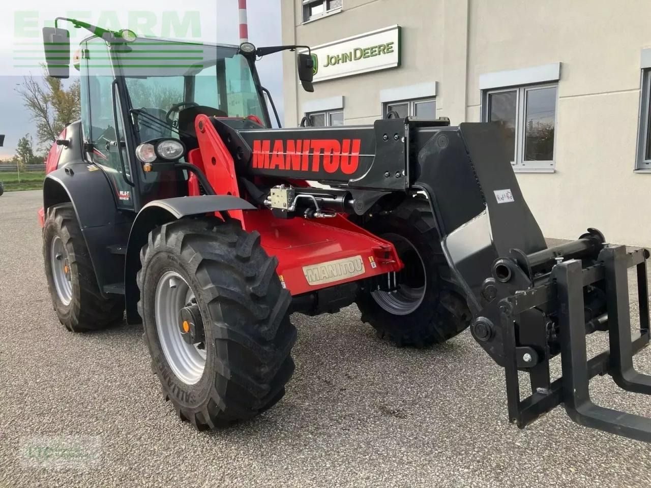 2023 Manitou MLA533 telehandler, front three-quarter view 2023 Manitou MLA533 telehandler, front three-quarter view