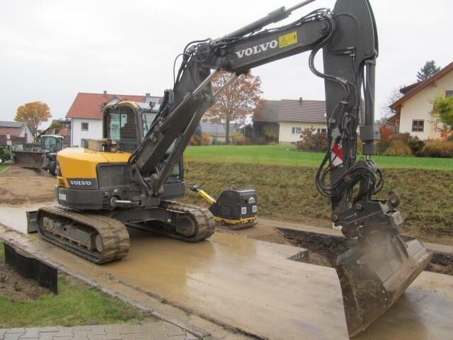 2019 Volvo ECR88D mini excavator, side view