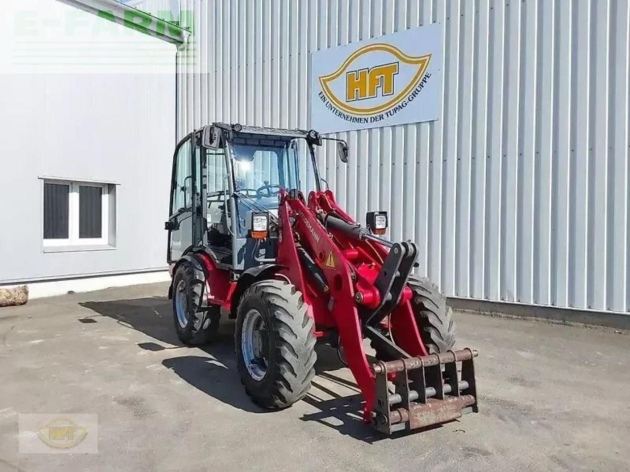 2013 Weidemann 4070 CX 100 wheel loader, front three-quarter view 2013 Weidemann 4070 CX 100 wheel loader, front three-quarter view