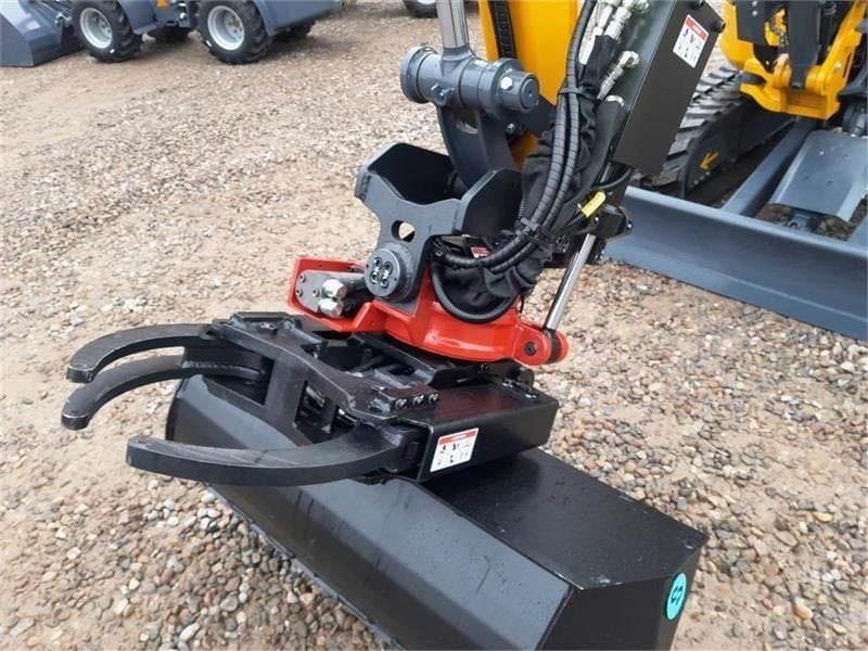 XCMG XE27E mini excavator attachment detail
