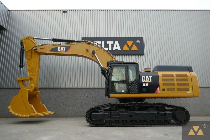 2020 Caterpillar 352F crawler excavator side view