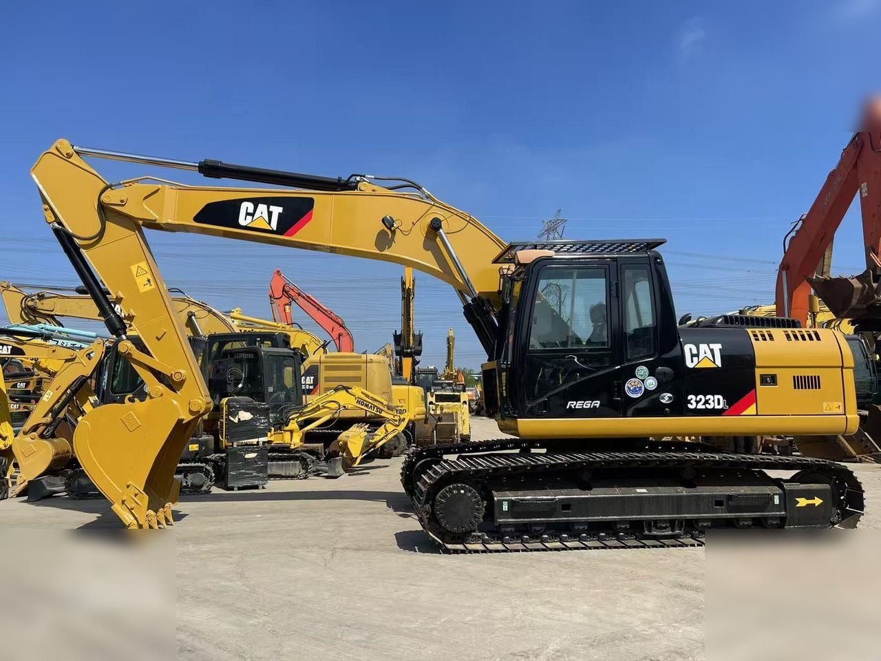 2023 Caterpillar 323DL crawler excavator, side profile view 2023 Caterpillar 323DL crawler excavator, side profile view