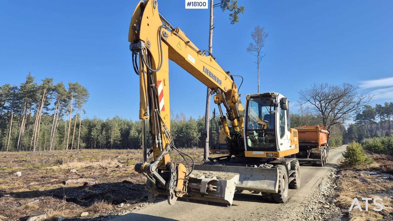 2007 Liebherr A900C wheel excavator front view 2007 Liebherr A900C wheel excavator front view