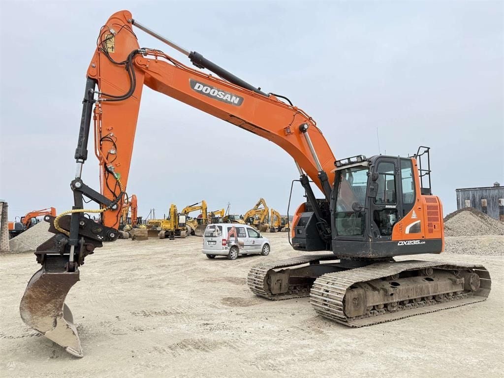 2015 Doosan DX235LCR-5 crawler excavator side view