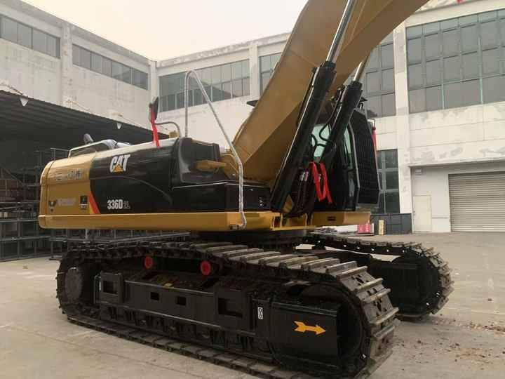 2021 Caterpillar 336D crawler excavator, side view