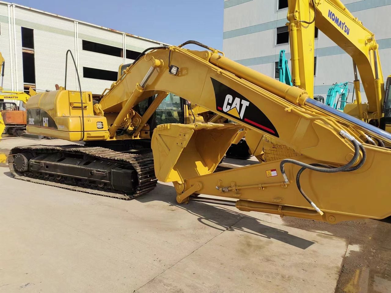 2018 Caterpillar 320C crawler excavator, side profile view