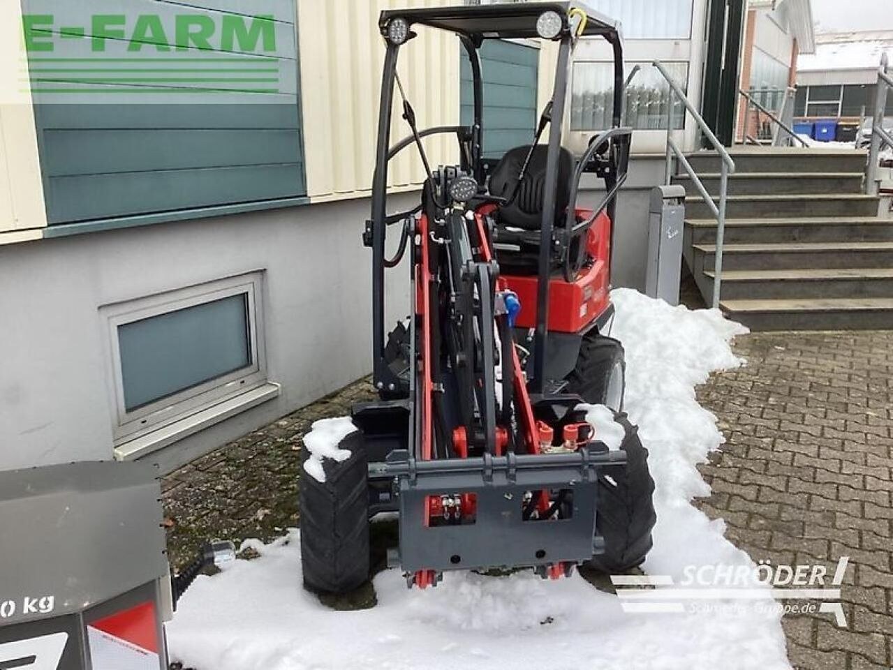 2024 Schäffer 1622 mini excavator, front view 2024 Schäffer 1622 mini excavator, front view