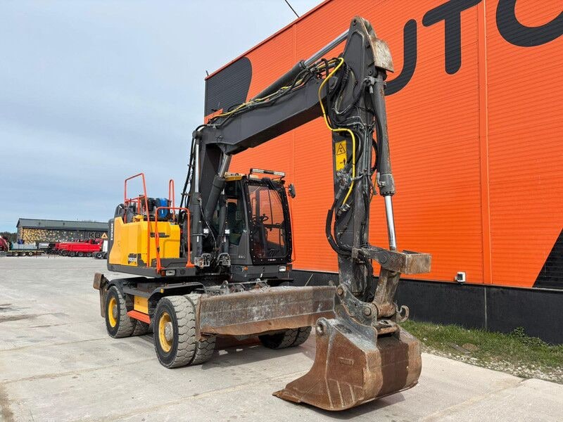 2017 Volvo EW160E wheel excavator, front three-quarter view