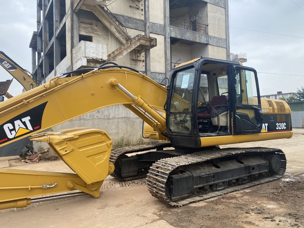 2018 Caterpillar 320C crawler excavator, side profile view