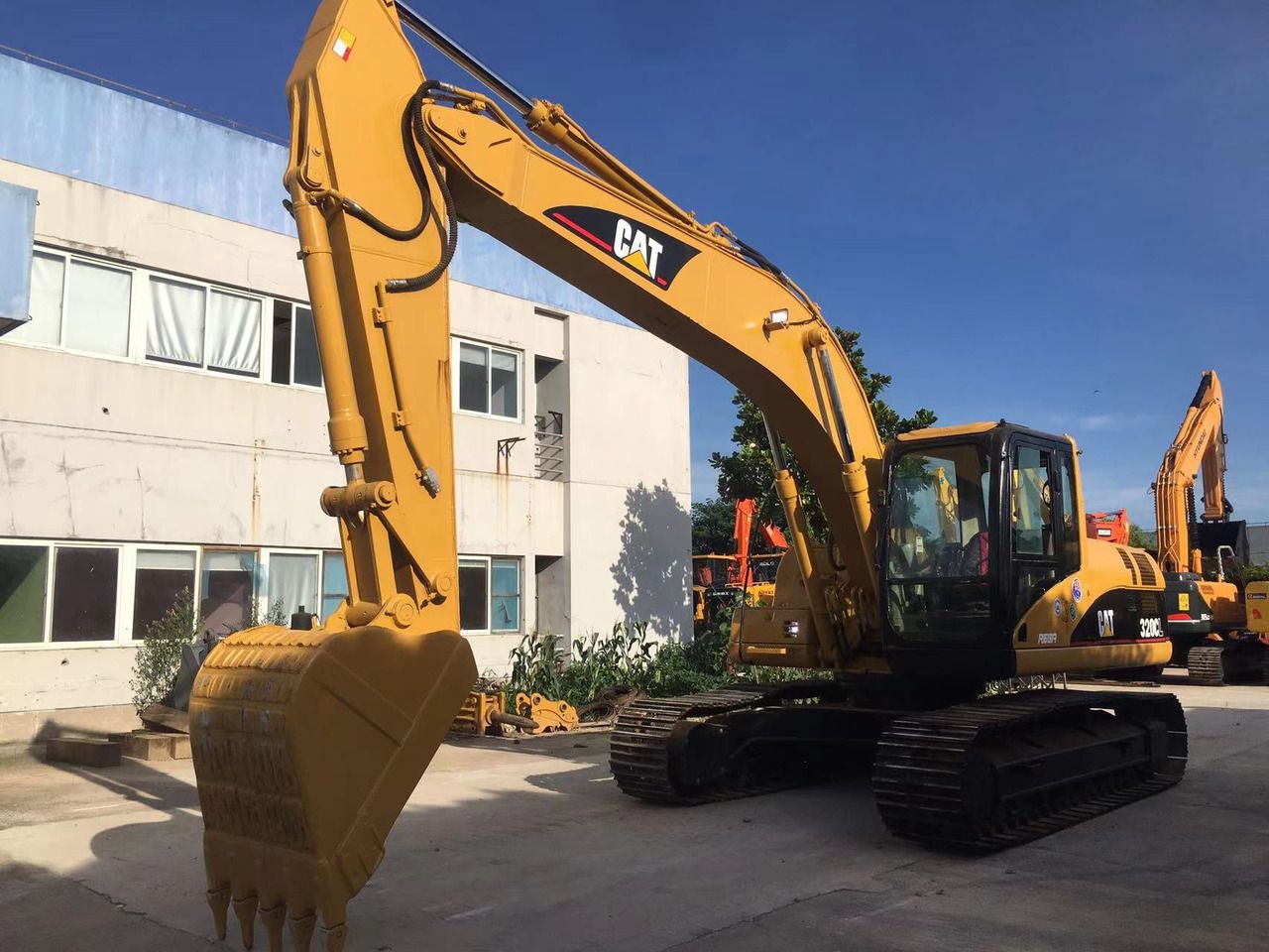 Excavator pe senile 2019 Caterpillar 320CL, vedere profil lateral