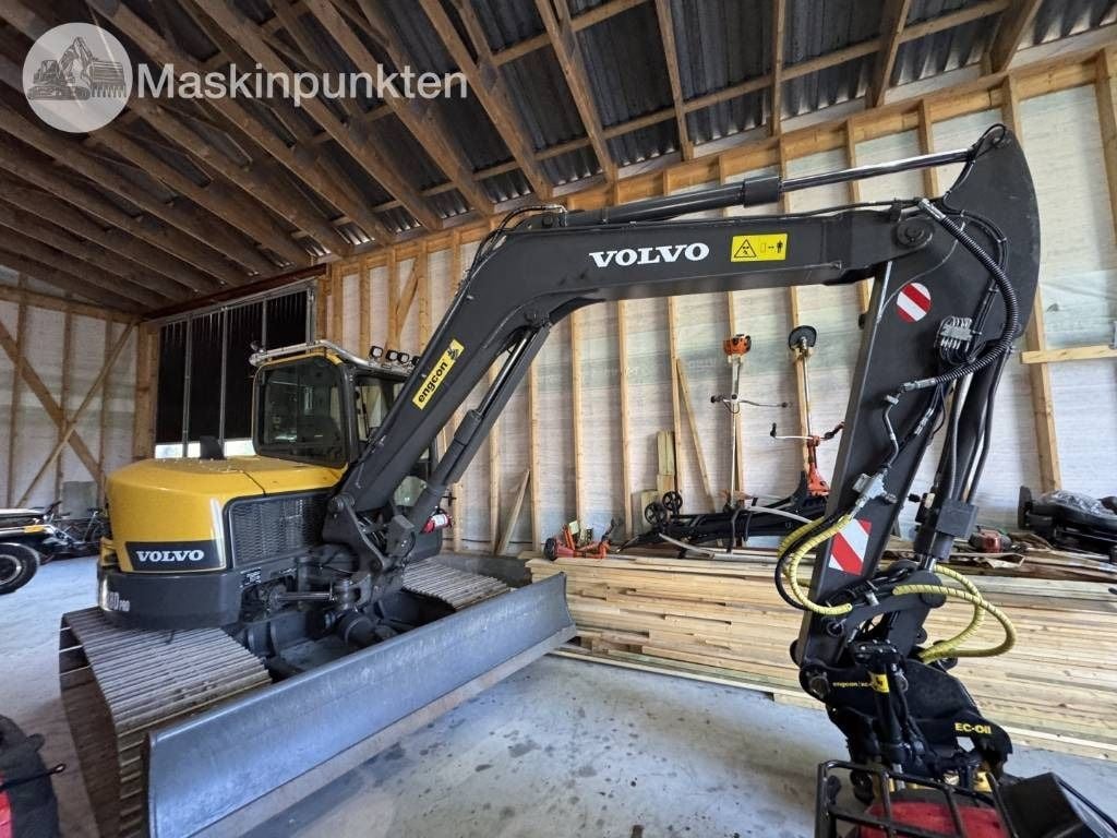 2022 Volvo ECR88D mini excavator side view