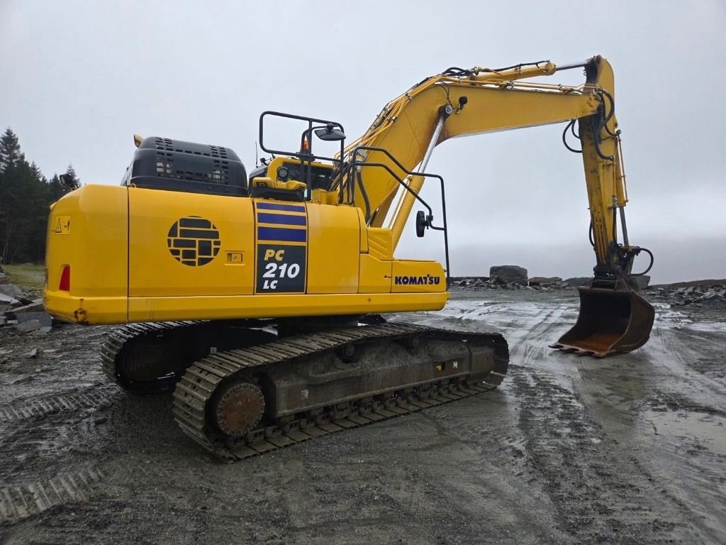 2022 Komatsu PC210LC-11 crawler excavator, side profile view
