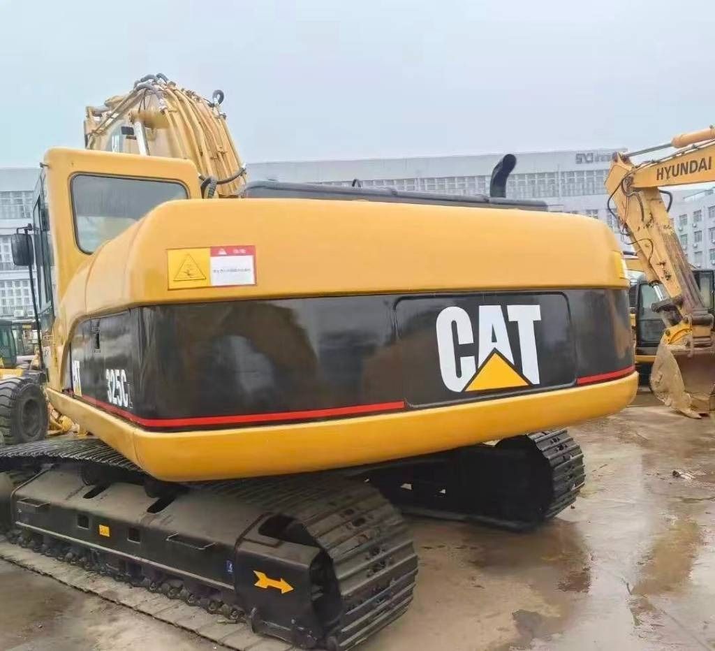 2021 Caterpillar 325C crawler excavator rear view